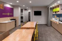 Home2 Suites by Hilton Raynham Taunton - Breakfast