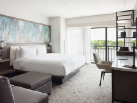 Marriott Savannah Riverfront Hotels in Savannah