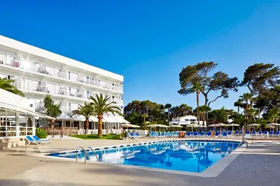 Globales Cala Blanca Hotel di Area Metropolitana de Ciutadella