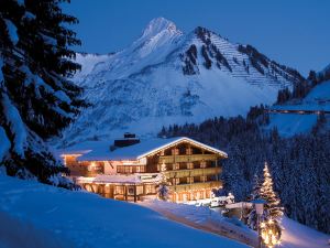 Das alpine Lifestyle Berghotel Madlener