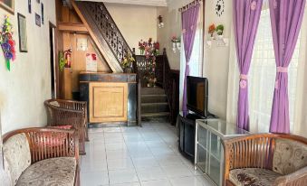 Spot on 92529 Penginapan Wisma Bintang Syariah Near MTS Al Ma'Arif Kota Bangun