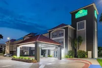 La Quinta Inn & Suites by Wyndham Pharr Rgv Medical Center - 2-Star