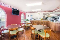 Super 8 by Wyndham Big Cabin/Vinita Area - Motels