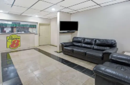 Super 8 by Wyndham Suwanee Hoteles en Suwanee