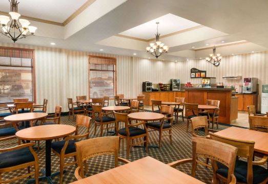 에드먼턴 쇼핑몰 인근