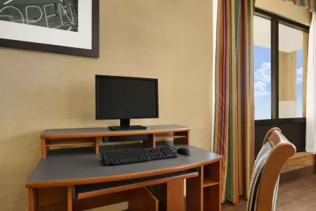 Super 8 by Wyndham Oxford