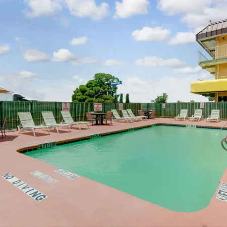 Days Inn by Wyndham El Paso I-10 East