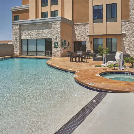 La Quinta Inn & Suites by Wyndham Carlsbad