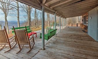 Cozy Cumberland Mountain Cabin w/ Stunning Views!