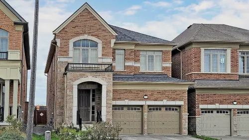 Charming 2- Bedroom with Free Parking Space