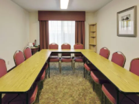 Country Inn & Suites by Radisson, Big Flats (Elmira), NY Hotels in Chemung County