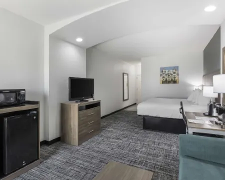 โรงแรมเบสต์เวสเทิร์นพลัส มิดอเมริกา โรงแรมในSt. Clair County