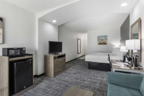 Best Western Plus MidAmerica Hotel
