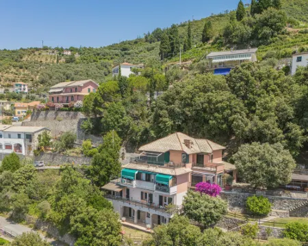 Lambrusca Hotels in Moneglia