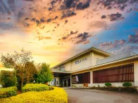 Izunagaokaonsen Keikyuhotel فنادق في إزونوكني