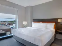 Home2 Suites by Hilton Montreal Dorval Hotels in Dorval