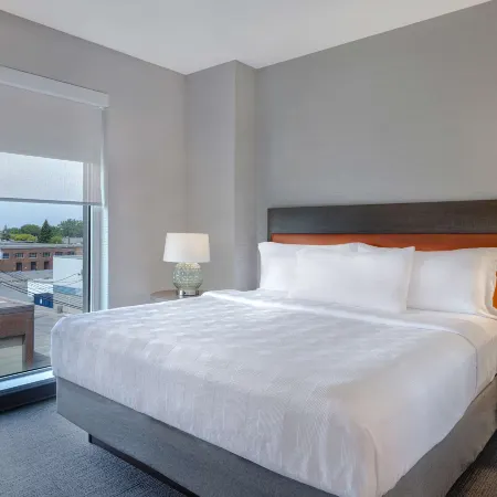 Home2 Suites by Hilton Montreal Dorval