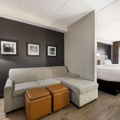 Comfort Suites Northlake Hotels near North Park Mall