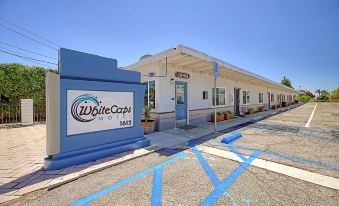 White Caps Motel