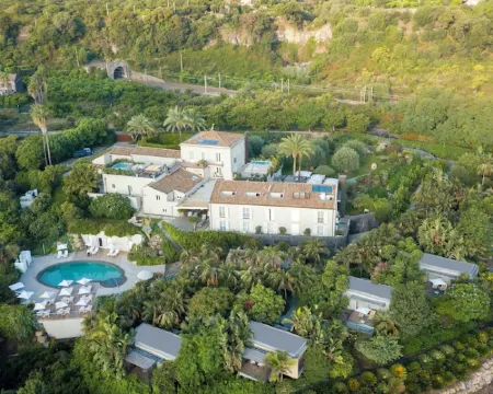 Donna Carmela Resort and Lodges Hoteles en Riposto