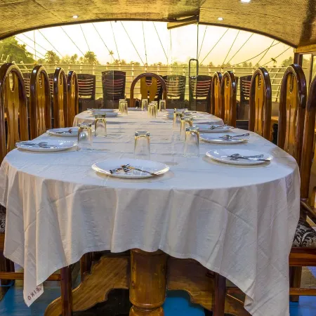Coco Houseboats