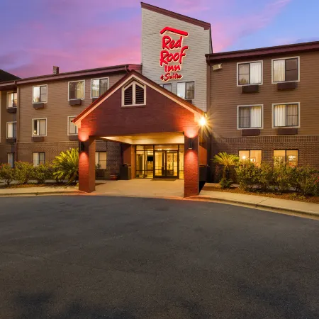Red Roof Inn & Suites Savannah Airport