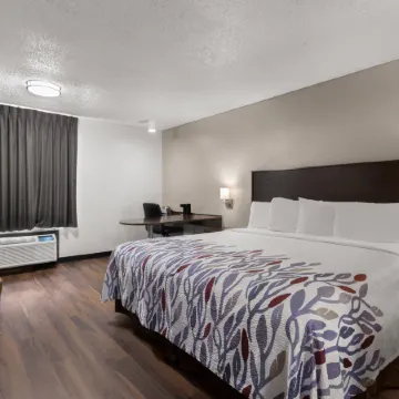 Red Roof Inn & Suites Savannah Airport