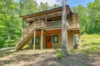 Cozy Tennessee Retreat w/ Patio & Charcoal Grill!