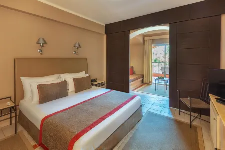 JAZ Makadi Oasis Resort Отели рядом с достопримечательностью «Grand Waterworld Makadi : Water Slides»