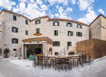 Heritage Palace Varos - Mag Quaint & Elegant Boutique Hotels