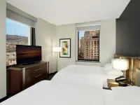 Embassy Suites by Hilton Pittsburgh Downtown Hotel dekat Teater O'Reilly