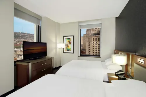 Embassy Suites by Hilton Pittsburgh Downtown - Bãi đậu xe