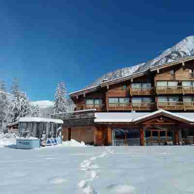 Les Grands Montets Hôtel & Spa Hotel Exterior