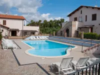 Borgo Valmarina - piscina