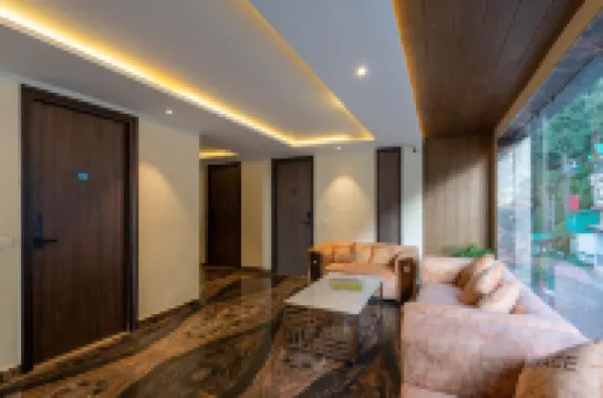 The Seasons Dalhousie - Best Valley View & Mountain View AC Hotel in Dalhousie