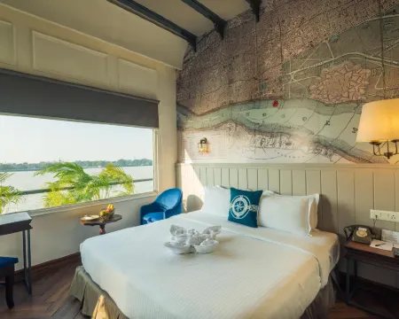 Polo Floatel Kolkata Hotels in Howrah