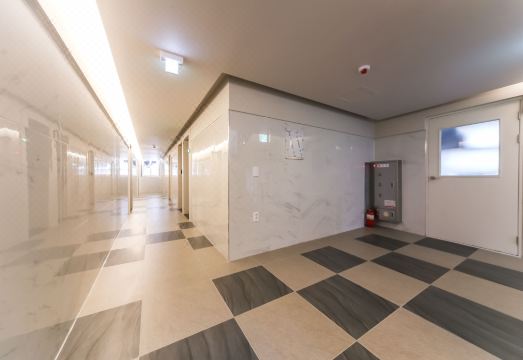 V호텔 깨끗한 내부 이미지