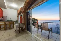 Traditional Sierra Leon Oceanfront Rooms