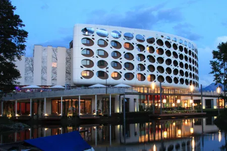 Das Seepark Wörthersee Resort Отели в г. Moosburg in Karnten