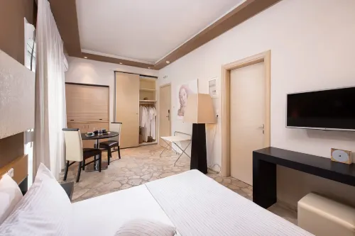 Afrodite Suites Hotels in Потос