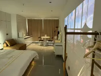 Xiaobo Dad's Homestay (Feicui Road)