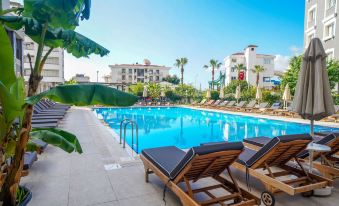 Ada Julian Marmaris