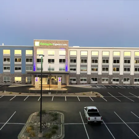 Holiday Inn Express & Suites TOMAH by IHG