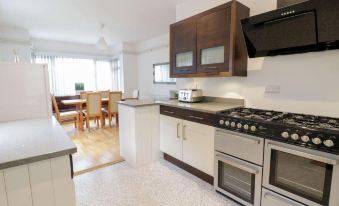 Crannog Self-Catering House - Housity