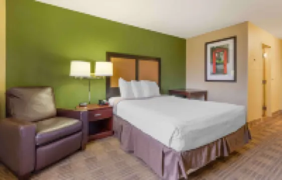 เอ็กซ์เทนเด็ดสเตย์ อเมริกา สวีทส์ สนามบินมินนีแอโพลิส อีแกนเซาท์