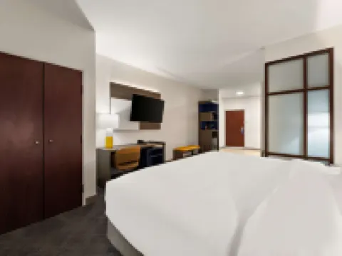 舒適套房酒店 巴斯特羅普縣酒店