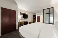 Comfort Suites