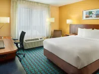 Fairfield Inn & Suites Atlanta Buckhead Các khách sạn gần Trung tâm mua sắm Lenox Square