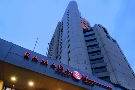 Ramada Plaza by Wyndham Beirut Raouche Отели рядом с достопримечательностью «Pigeon Rocks»