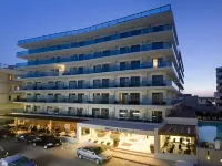 Manousos City Hotel Hotels near شاطئ إيلي